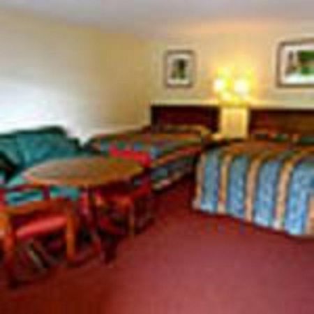 The Whispering Pines Motel- Whitestone White Stone Экстерьер фото